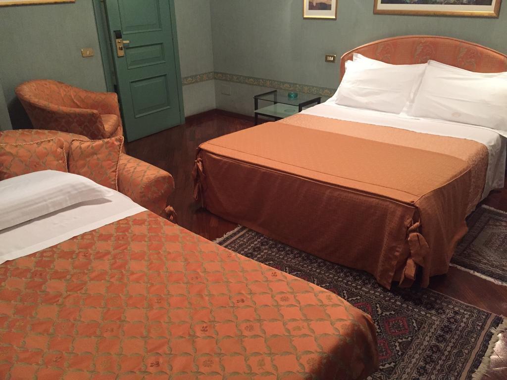 Hotel Villa Giulia Tortona Habitación foto